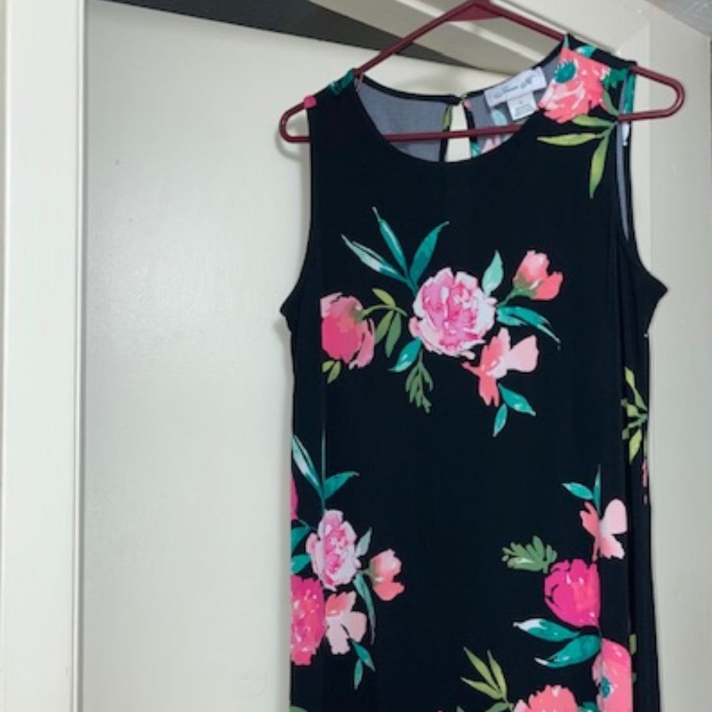 Beautiful flowy Sleeveless Jessica H Dress Size 10